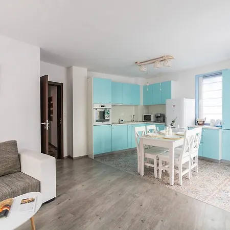 Domus Center With Parking דירה