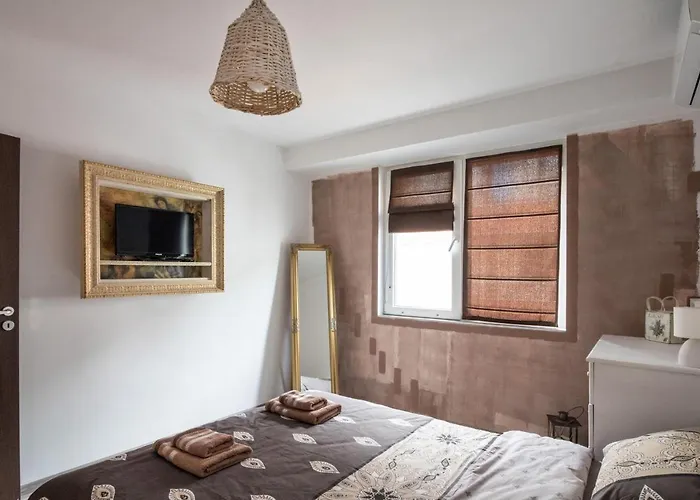 Domus Center With Parking Apartment *