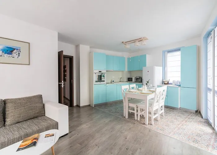 Domus Center With Parking Apartment